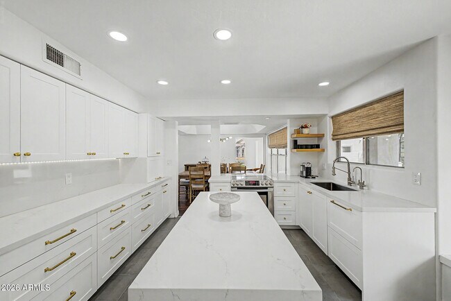 Building Photo - 5773 W Shannon St