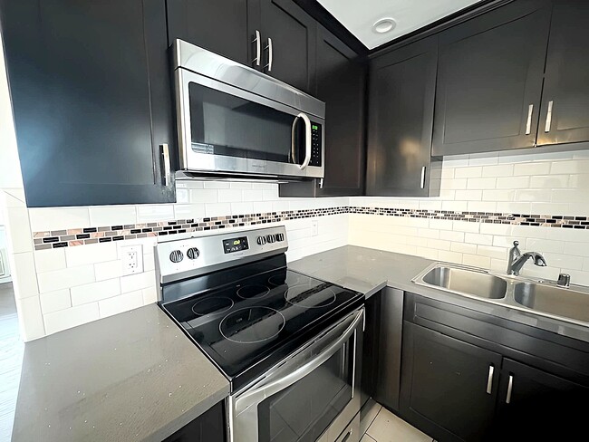 Building Photo - 3811 N Figueroa St