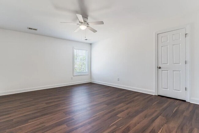 Building Photo - Beautiful home in Longcreek Plantation- Heritage Forest
