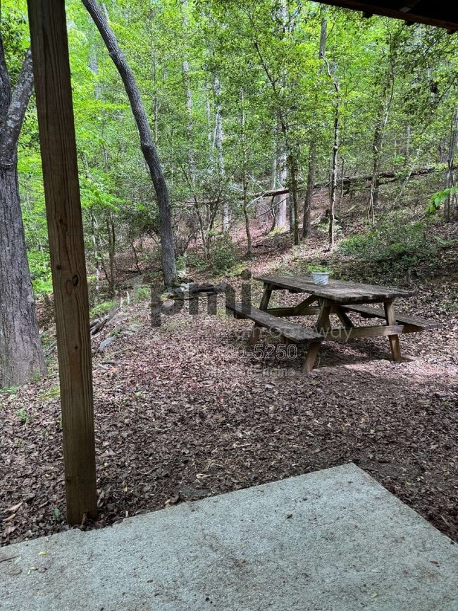 Building Photo - 150 Cross Creek Trail