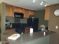 Building Photo - 8055 E Thomas Rd