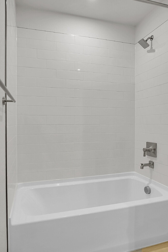 Building Photo - $2,350- 3 Bed 2.5 Bath Townhome in CO Spri...