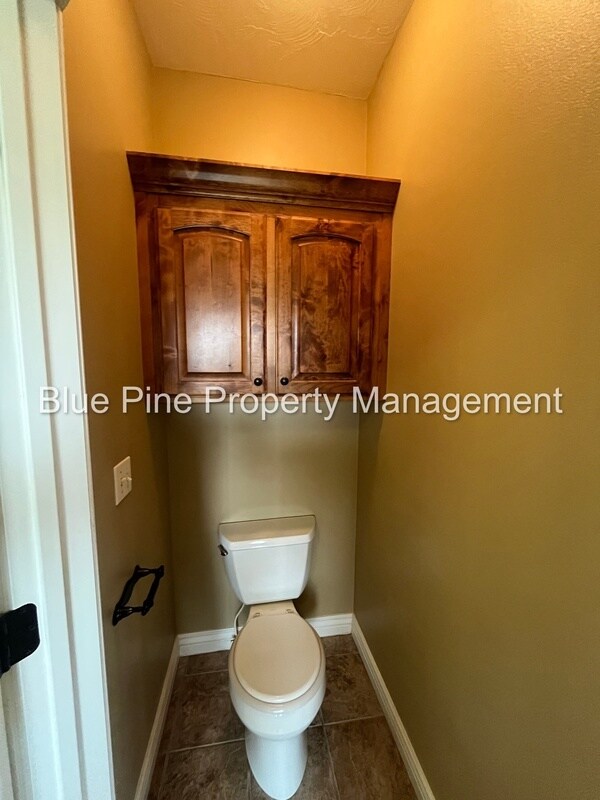 Building Photo - 6192 Pheasant Dr