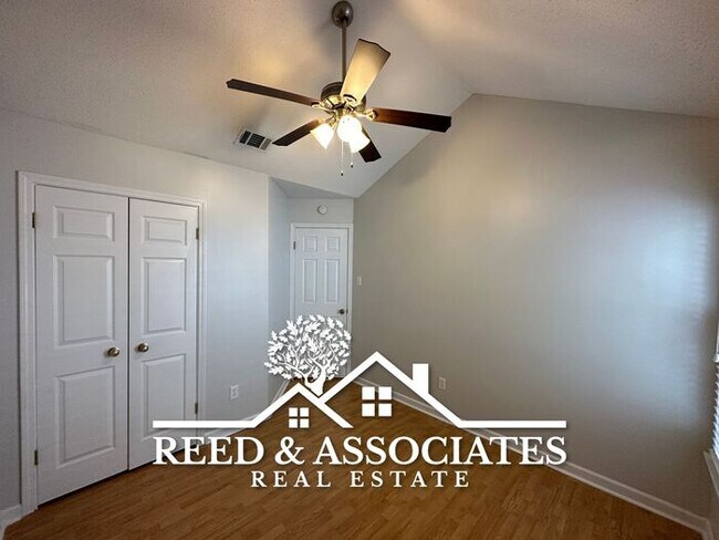 Building Photo - Collierville Townhouse Located on Corner Lot!