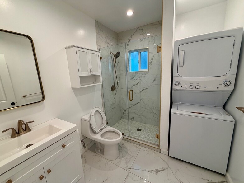 Bathroom - 1144 E Wilson Ave