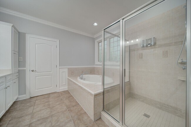 Building Photo - 14535 Honeysuckle Way
