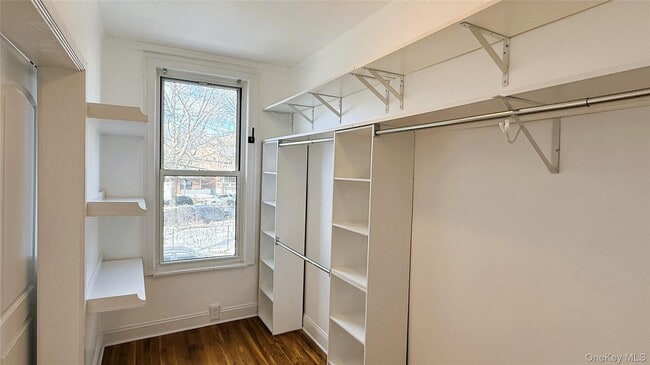 Building Photo - 50-21 Celtic Ave