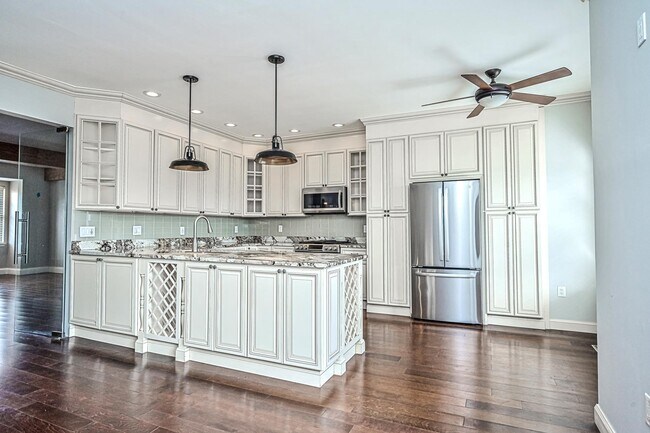 Building Photo - 44171 Paget Terrace