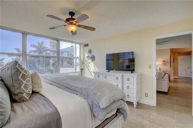 Building Photo - 2841 N Ocean Blvd