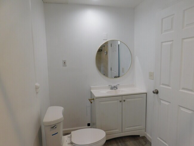 Building Photo - 768 Norman St