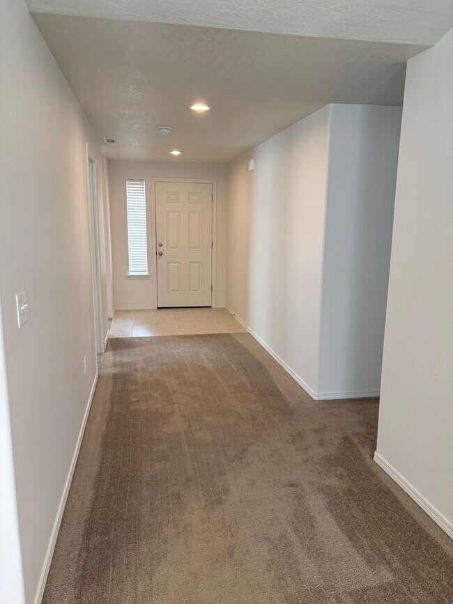 Building Photo - New Construction Home In Mae Valley
