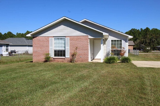 Primary Photo - 3 Bedroom Home Near Blue Angel Pkwy – Spac...