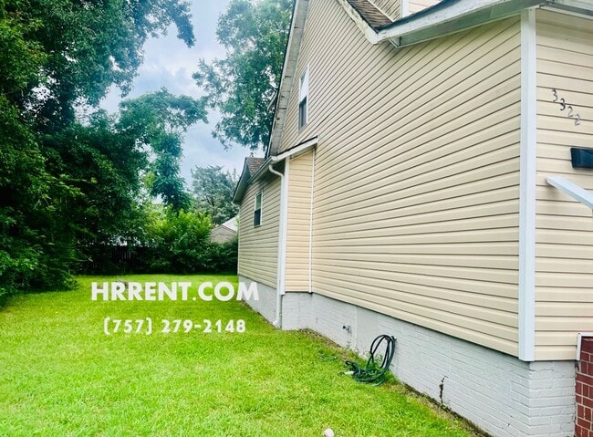 Building Photo - Cozy 3 Bedroom 1.5 Bath Two-Story Home located in the Fairmount Park in Norfolk!