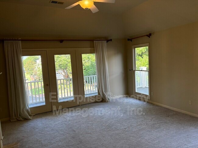 Building Photo - 958 Harbor View Dr