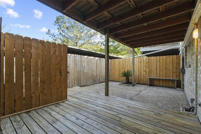 Building Photo - 13010 Trail Hollow Dr