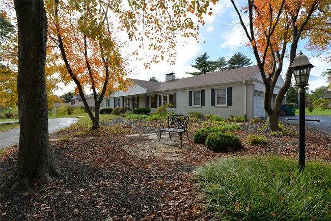 Building Photo - 2235 N Ballas Rd