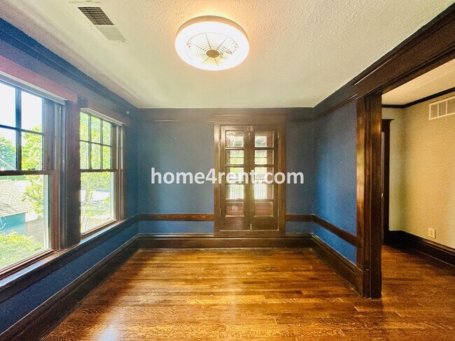 Building Photo - Beautiful, KCMO Home with Historic Charm, Updated Kitchen, Wood Floors and a Fenced Yard!