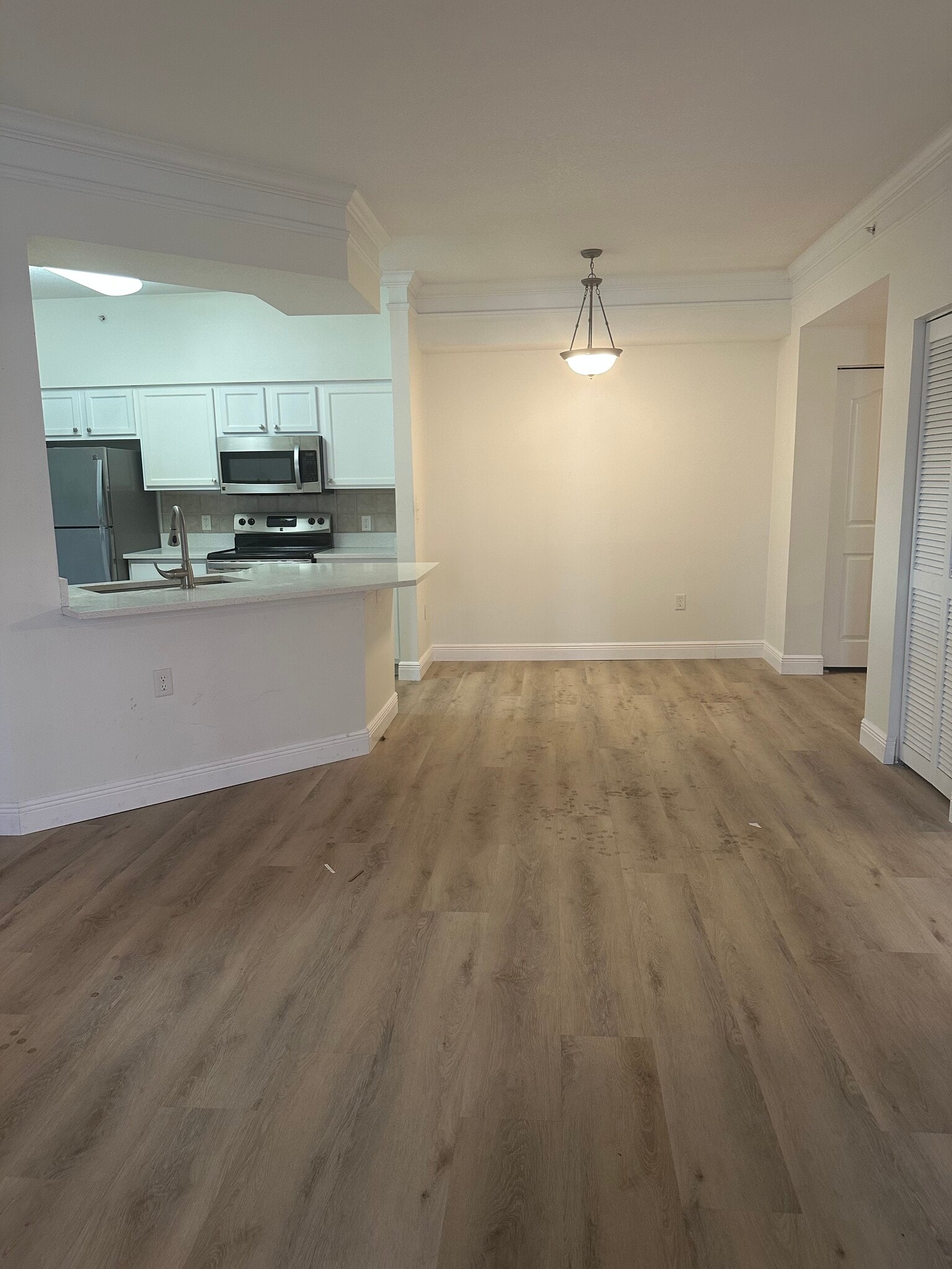 Building Photo - 9873 Baywinds Dr