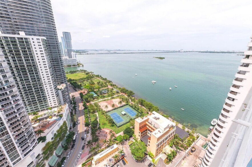 Building Photo - 1717 N Bayshore Dr