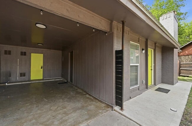 Building Photo - 5104 Spruce Cove