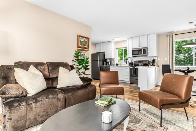 Building Photo - 18423 Sharon Ln