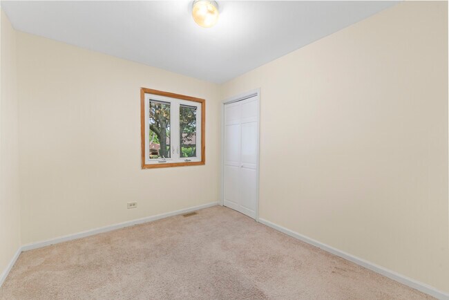 Building Photo - 109 Landmeier Rd