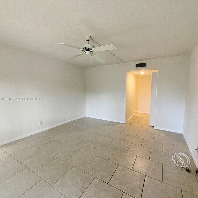 Building Photo - 16521 Blatt Blvd