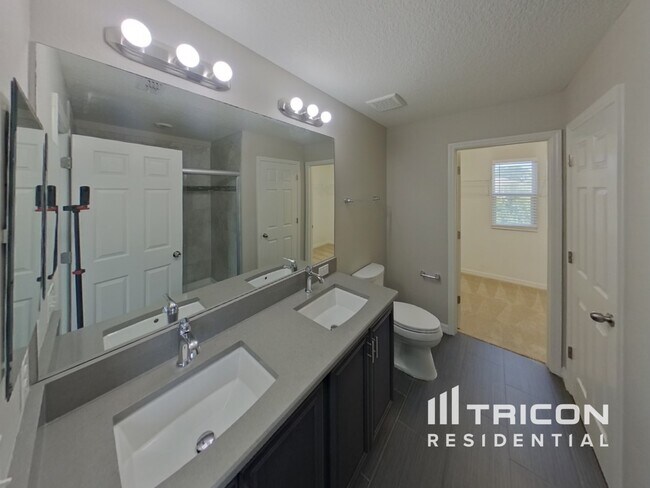 Building Photo - 10710 Southern Forest Dr