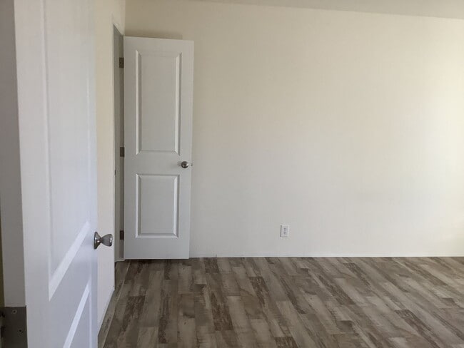 Building Photo - New 3 bedroom, 2 bath home