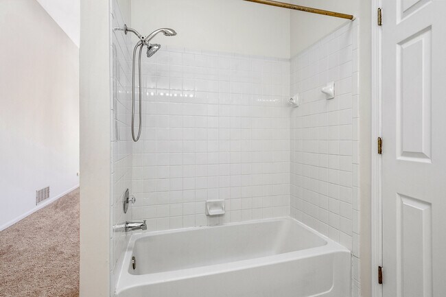 Building Photo - 450 Bridle Trail