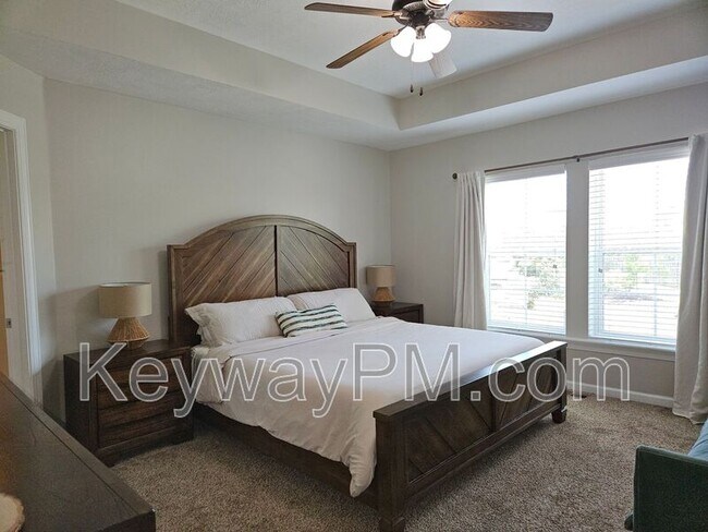 Building Photo - 905 Glenhaven Dr