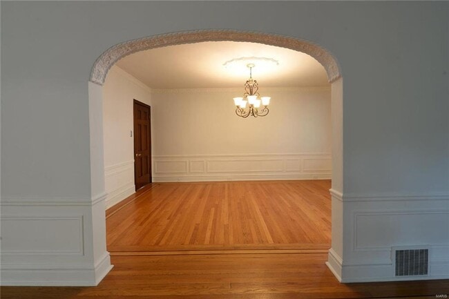 Building Photo - 7572-74 York