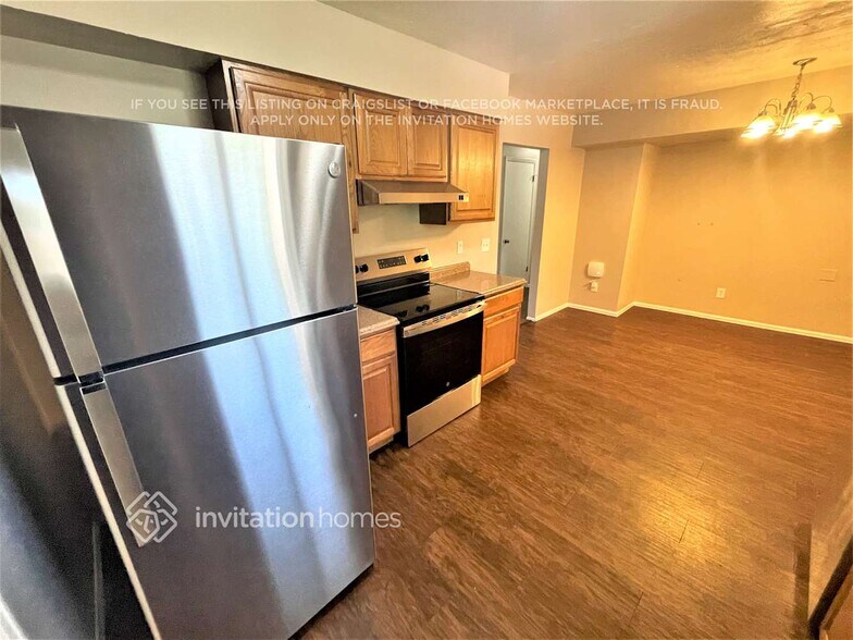 Building Photo - 14995 E Stanford Dr