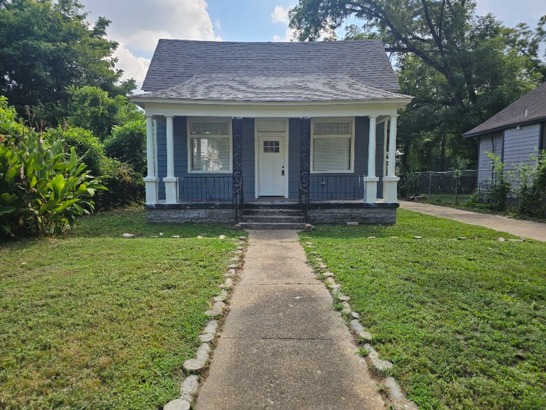 Primary Photo - 998 S Willett St