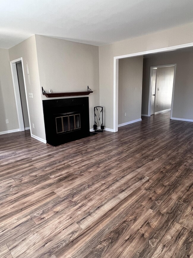 Building Photo - 8326 Summerglen Cir