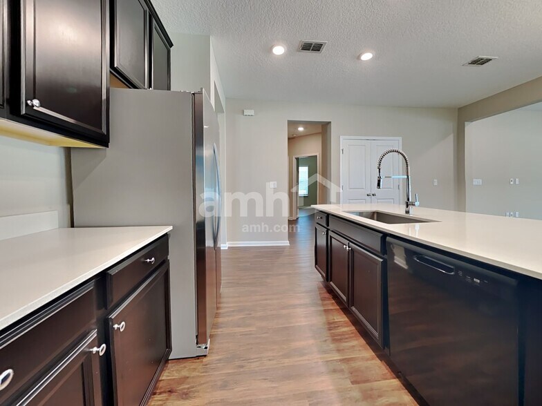 Building Photo - 161 Stone Arbor Ln