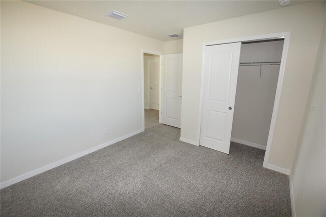 Building Photo - 5048 Holm Oak Dr