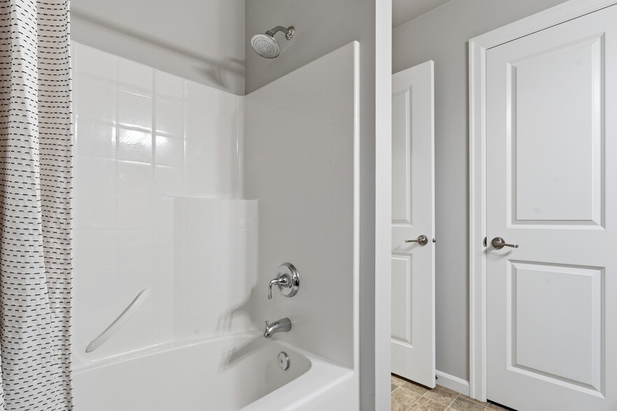 Building Photo - 12325 NE 86th Way