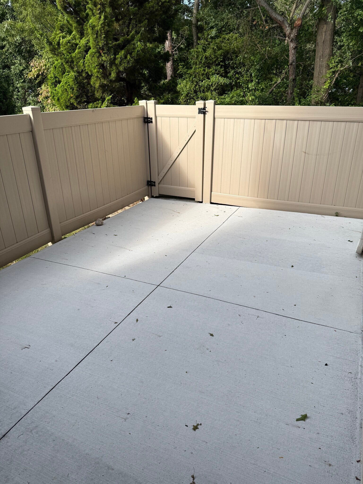 Building Photo - 232 Springmeadow Dr