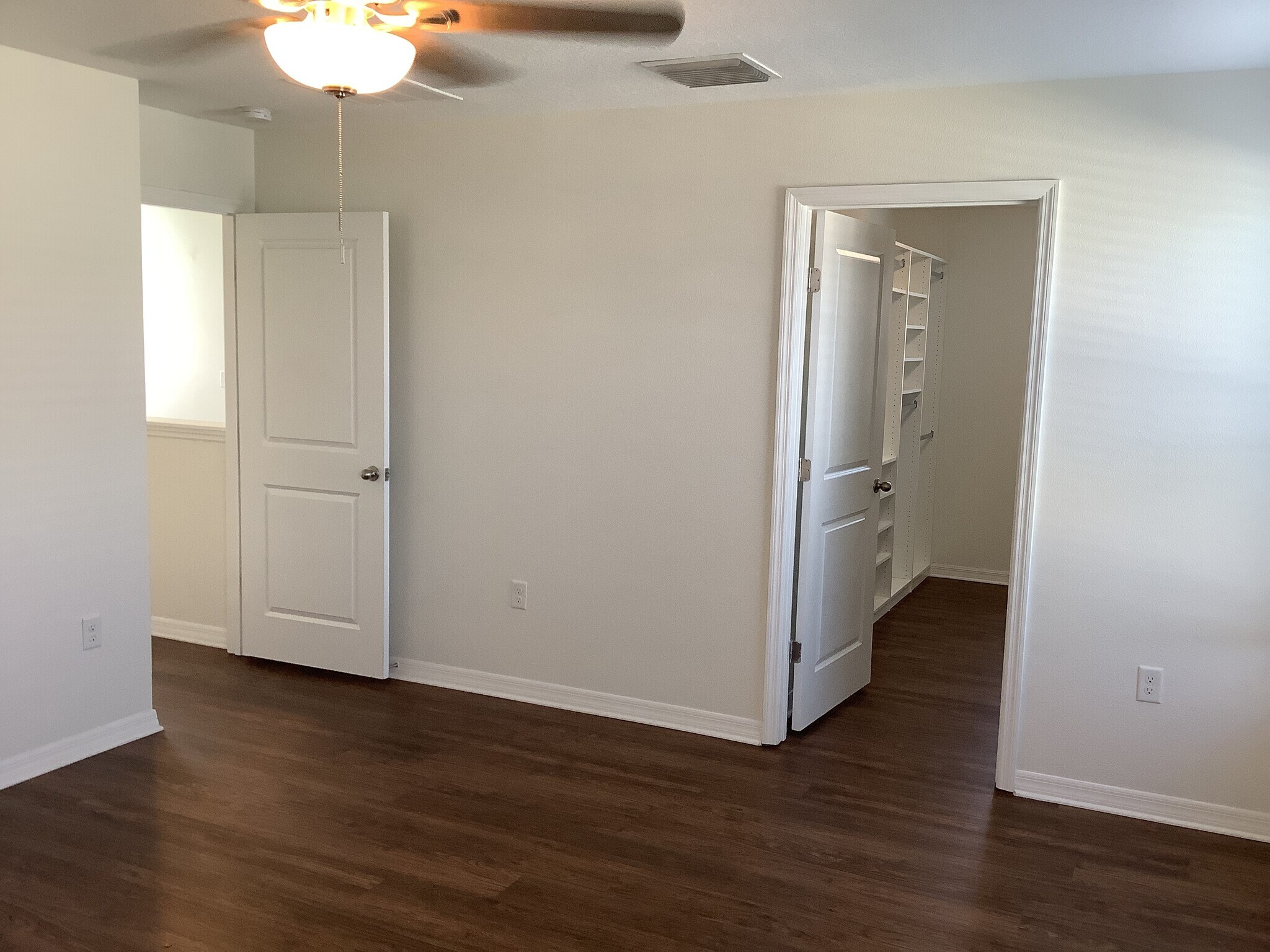 Building Photo - 807 Wiltonway Dr