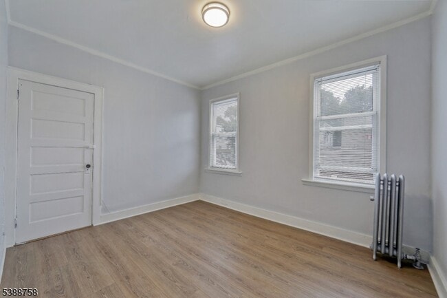 Building Photo - 26 Montrose Terrace