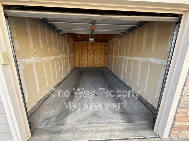 Building Photo - 5551 W 29th St