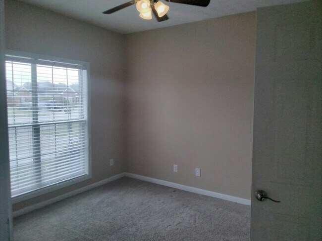 Building Photo - 517 McGregor Ct