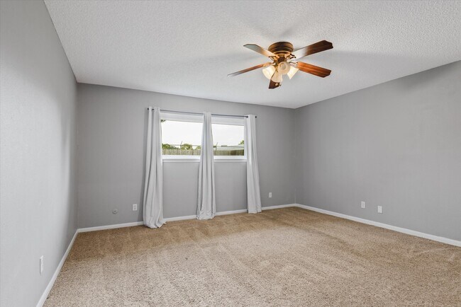 Building Photo - 14930 Aspen Hills Dr
