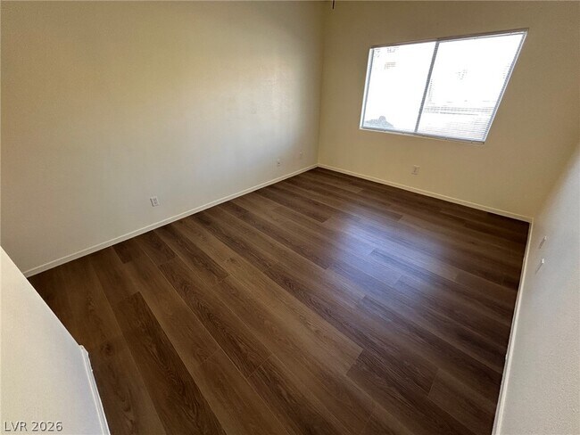 Building Photo - 2110 Los Feliz St