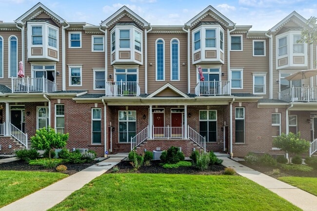 Building Photo - 285 Roslyn Ct