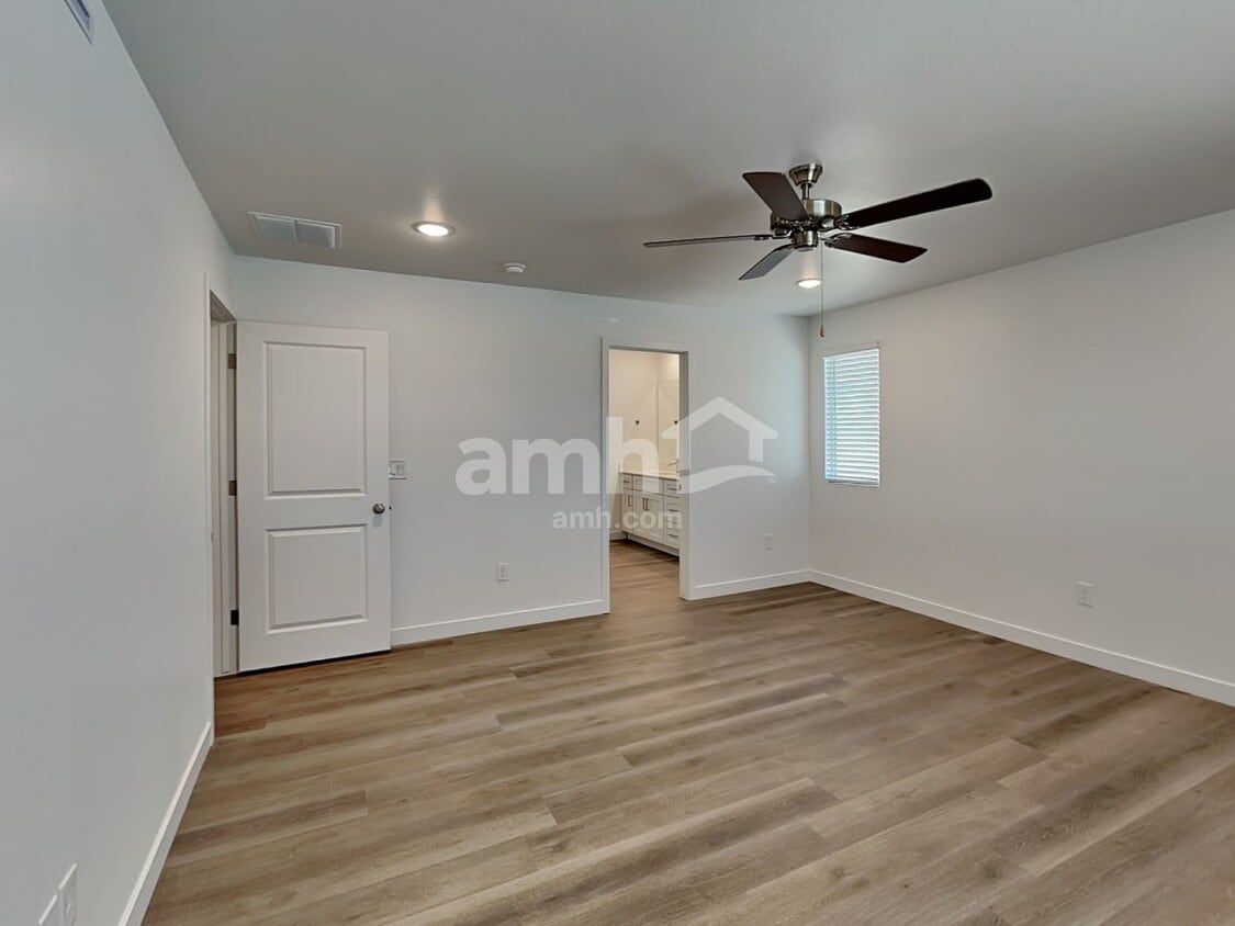 Building Photo - 9725 W Luxton Ln