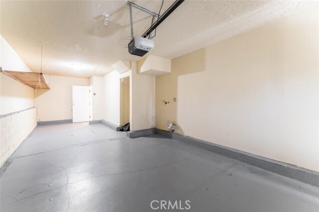 Building Photo - 14948 Moorpark St