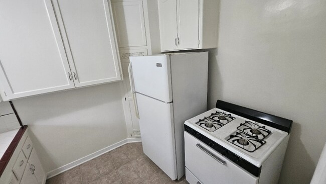 Building Photo - 4221 Los Feliz Blvd