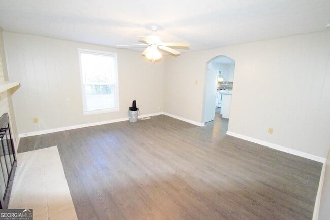 Building Photo - 2625 Sharpsburg McCollum Rd